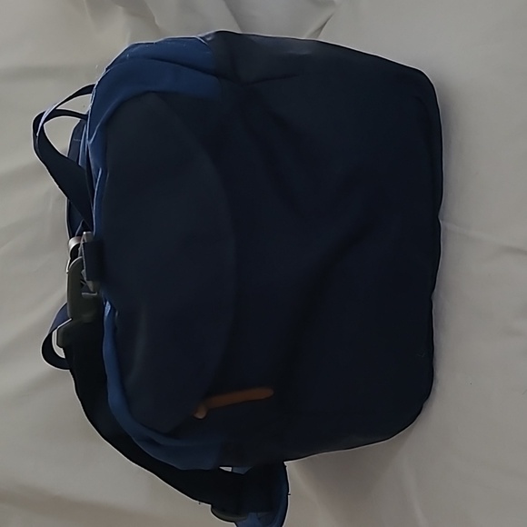 Lands' End Small All Purpose Travel Duffle Bag - Picture 3 of 12